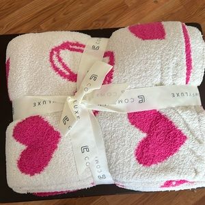 NWT ComfyLuxe Cozy Blanket 50x60in